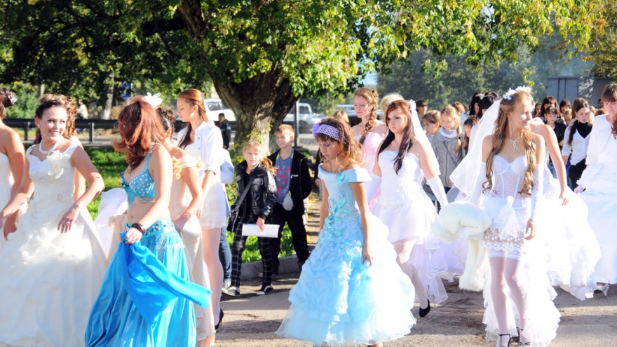 День города Людиново 2012. Парад невест