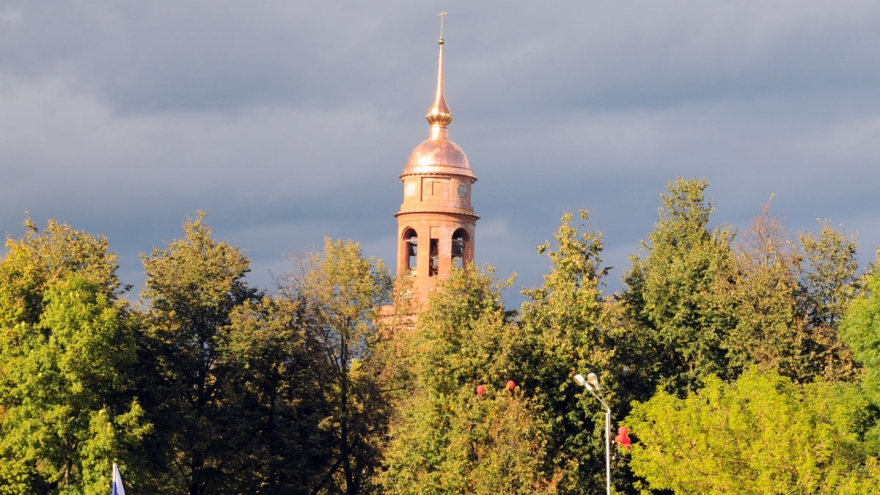 Новый купол и крест Собора в честь Казанской иконы Божией Матери