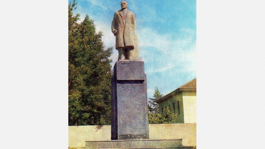 Памятник В.И.Ленину