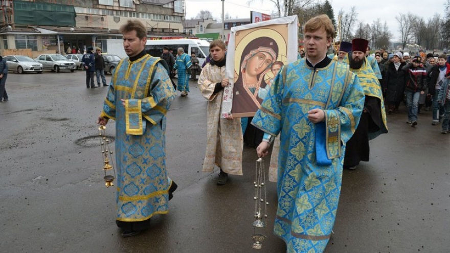 Крестный ход по улицам города Людиново