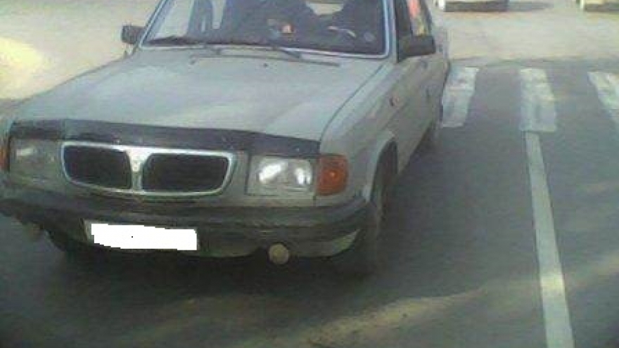 «Волга» наехала на пешехода