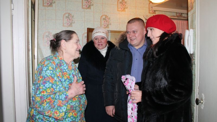 «Водолей» сделал подарки ко Дню инвалида