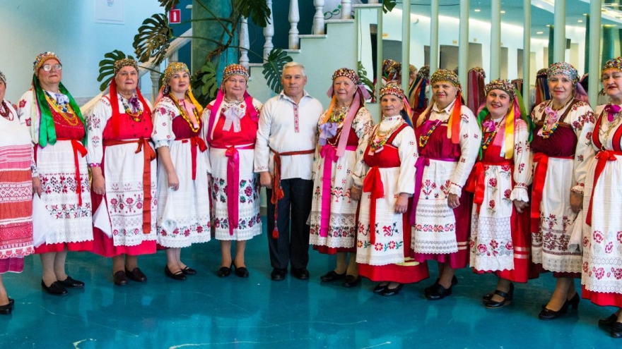 В Чёрном Потоке жемчужины-песни
