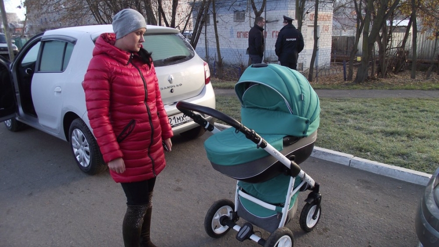 Подросток украл детскую коляску