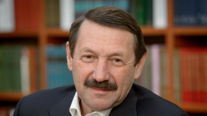 Кандидат-единоросс Скляр поговорил с педагогами и ветеранами Людиново
