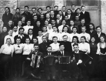 1946 г. Ансамбль песни и пляски Людиновского машиностроительного техникума